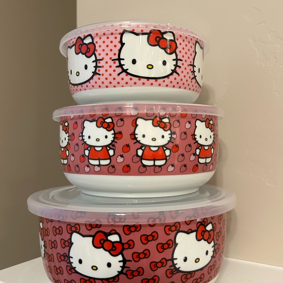 Hello Kitty Ceramic Bowl Set with Vented lid Tupperware - Picture 3 of 7